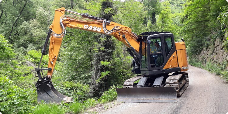 Case Ce Raupenbagger Serie D SR bei der Arbeit