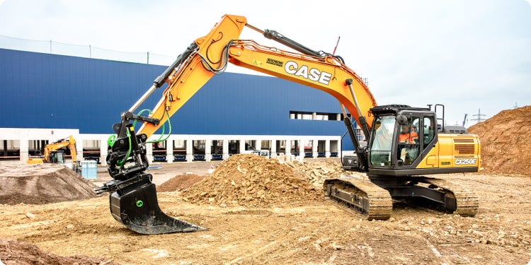 Case Ce Raupenbagger Serie E bei der Arbeit